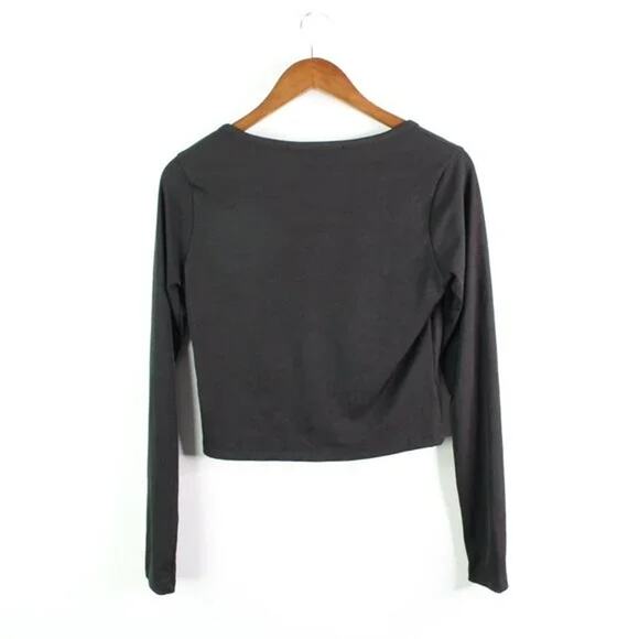 HYFVE Women's Ribbed Crop Cardigan Top Medium Black NWT Button Front Scoop Neck - Picture 2 of 6